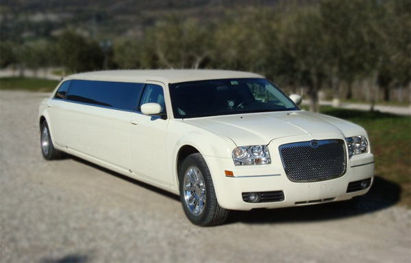 Denver White Chrysler Limo